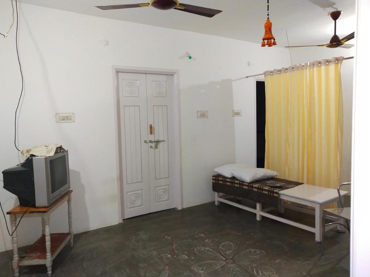 Mayurapriya Inn Chennai Exterior photo